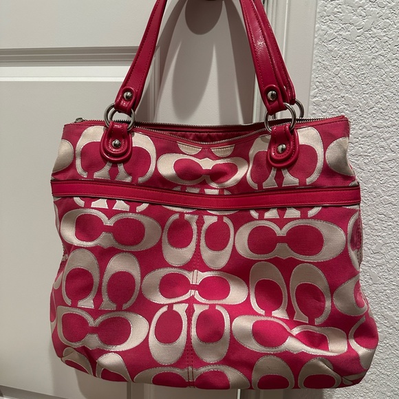 Hot Pink Signature Coach Bag - Picture 4 of 8